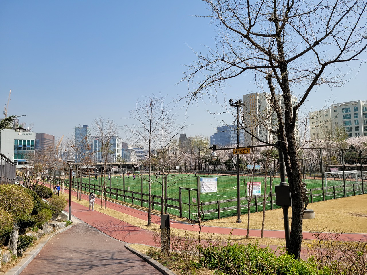 湖人詹姆斯关键时刻命中绝杀