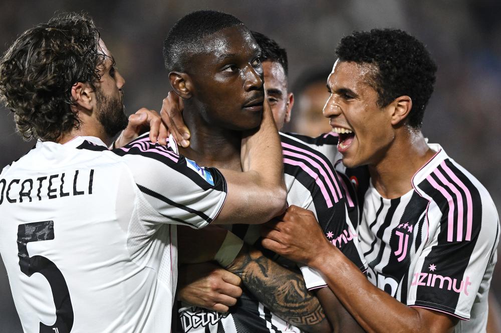 阿斯：西班牙考察帕尔马高中锋马特奥，与阿根廷争夺其代表权